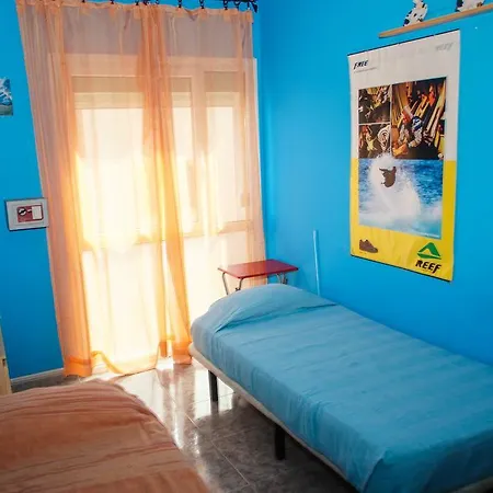 Lorenzo's Bed & Surf Apartment