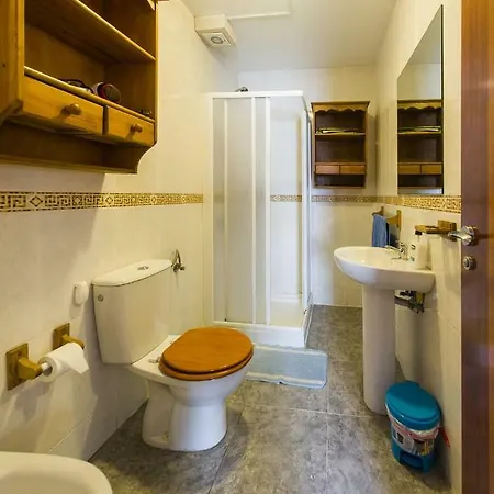 Lorenzo's Bed & Surf Apartment