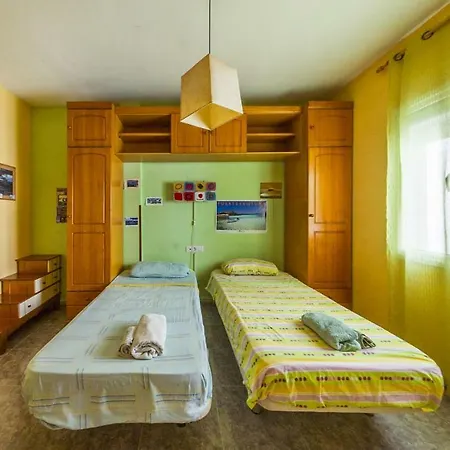 Lorenzo's Bed & Surf