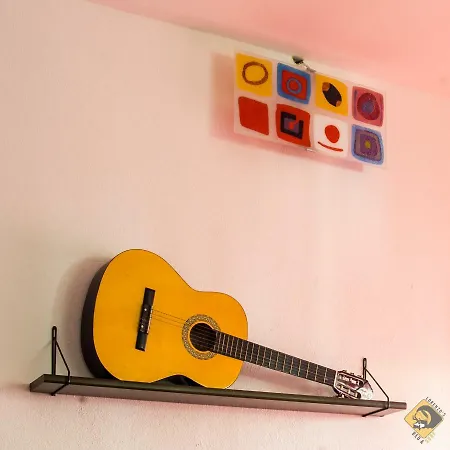 Lorenzo's Bed & Surf *