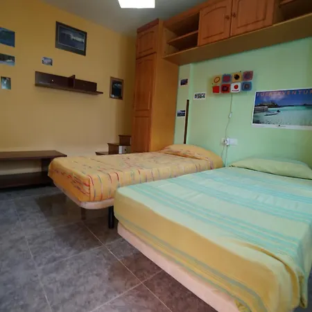 Lorenzo's Bed & Surf